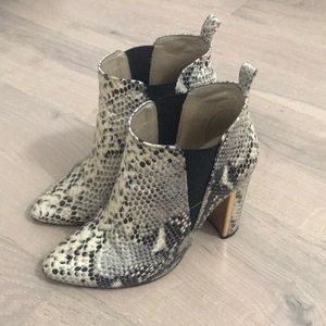 BCBGMAXAZRIA snake print booties! Size 7 (37)